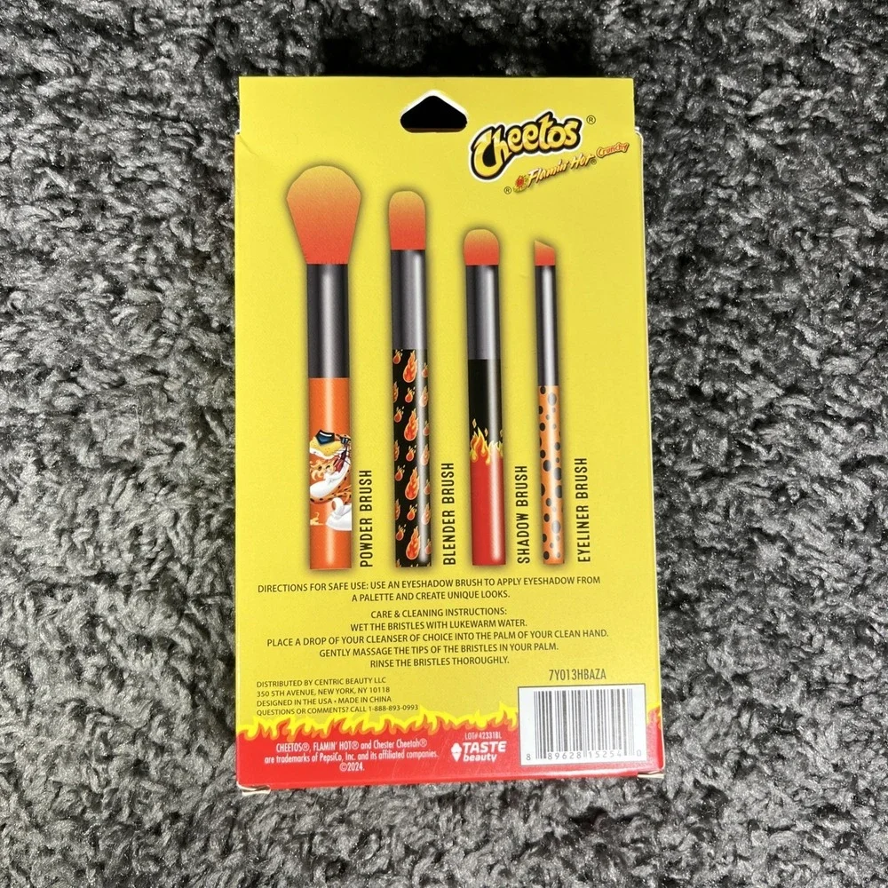 Cheetos Flamin' Hot‎ Crunchy Cosmetic Brush Set NIB